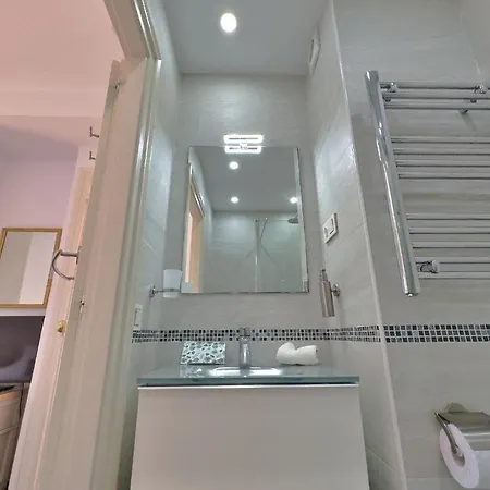 317 Skol Apartment